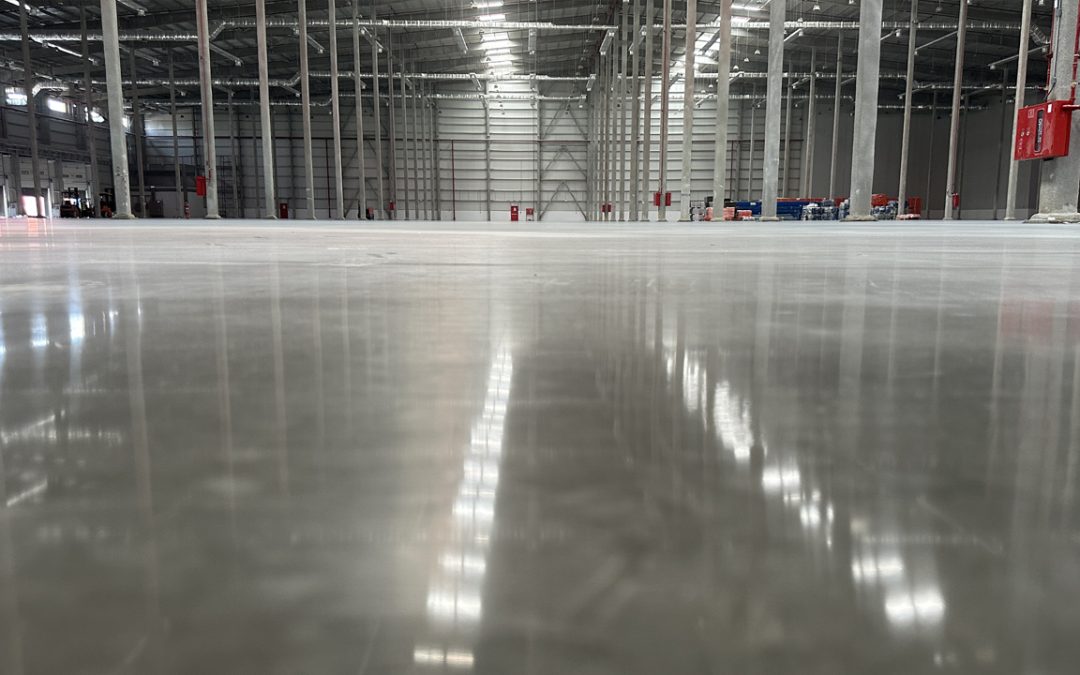 Confíe en especialistas en recubrimientos y sistemas epóxidos para sus espacios industriales